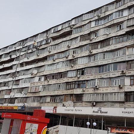 Flat In Central Bisjkek Eksteriør billede